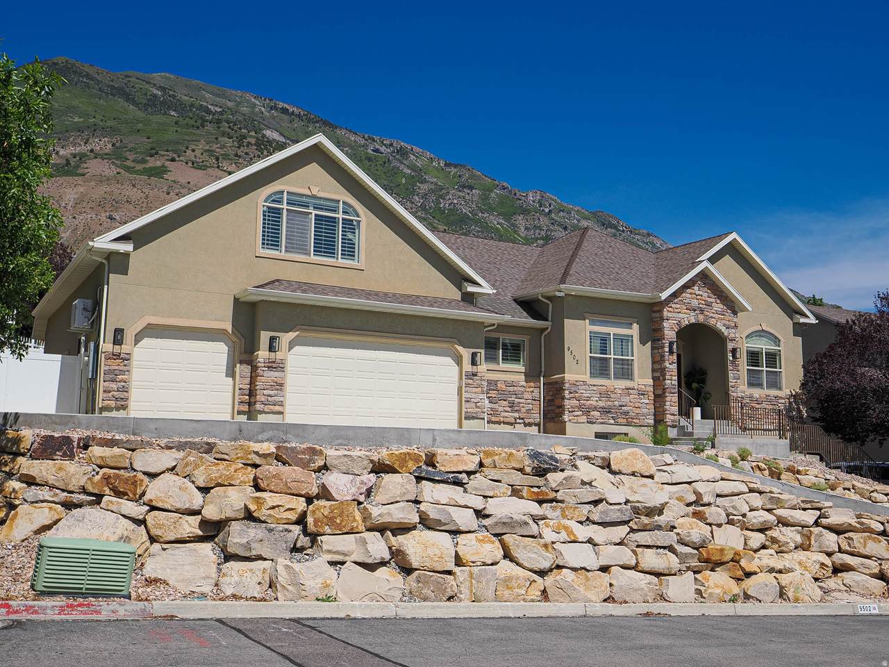 9502 Aztec Dr - Photo 1