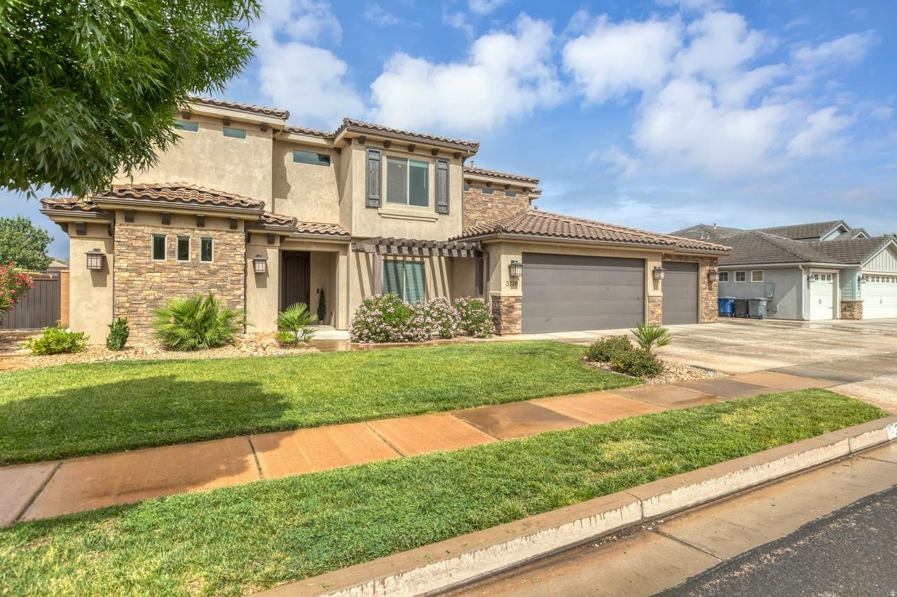 3228 Bloomfield Dr - Photo 1