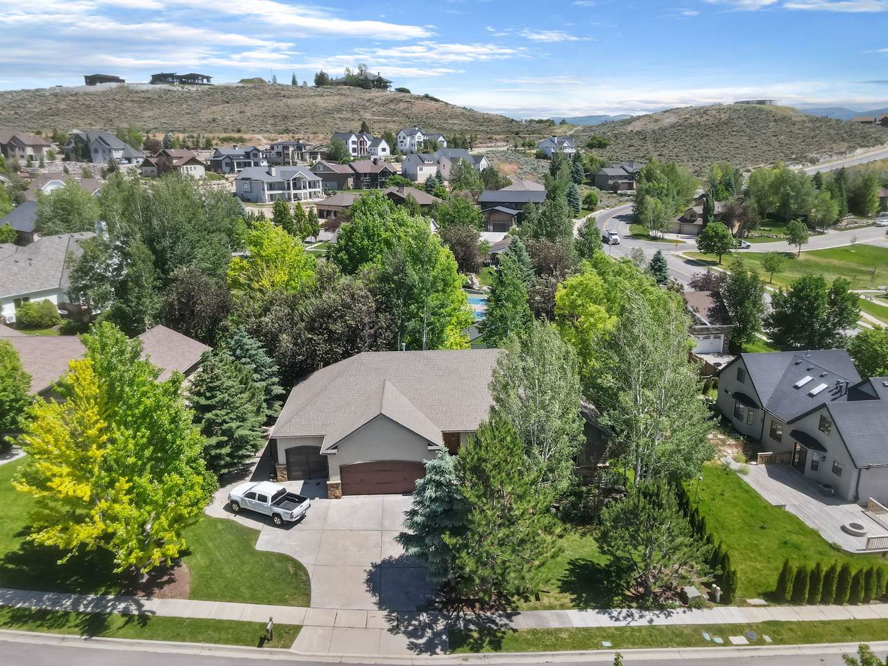 644 Oakwood Dr - Photo 1