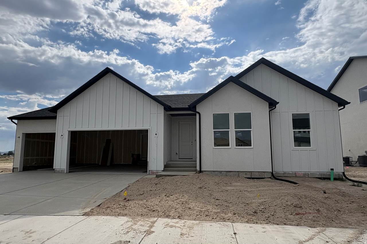 4919 Emerald Ave - Photo 1