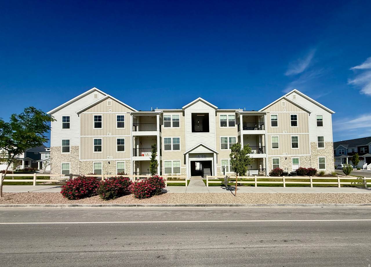 1753 Festive Way - Photo 1