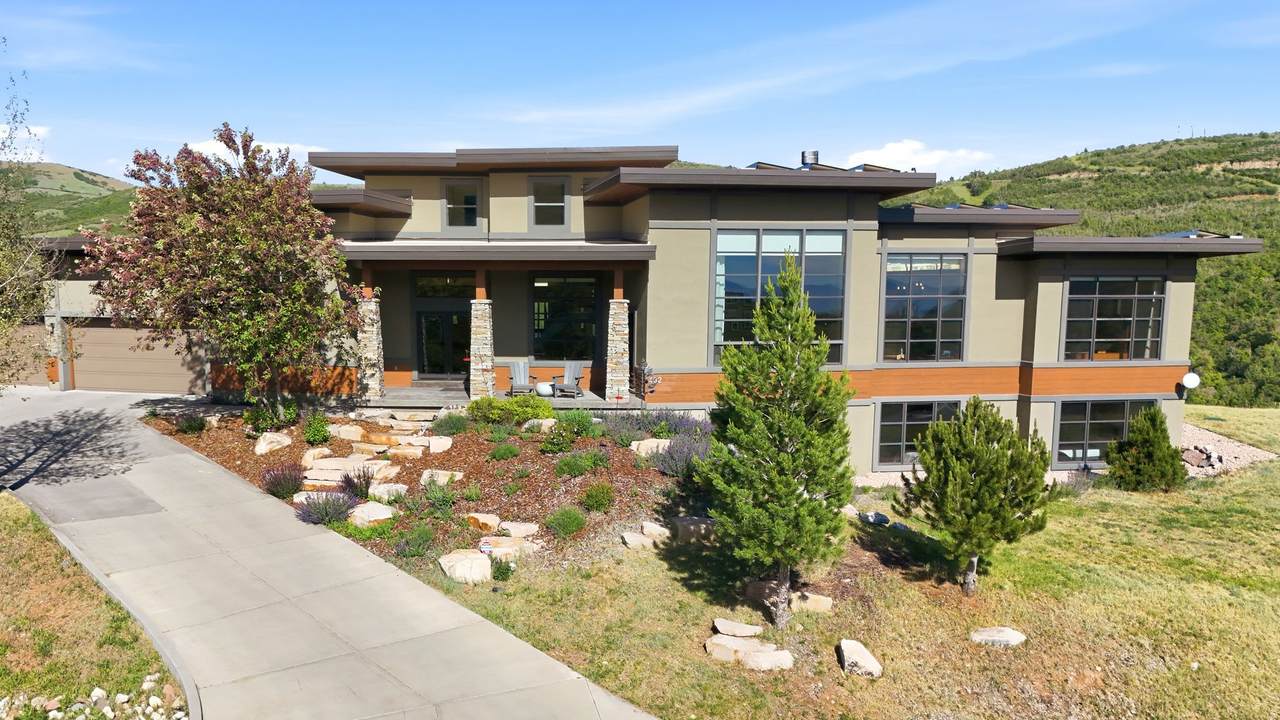 492 Marathon Cir - Photo 1