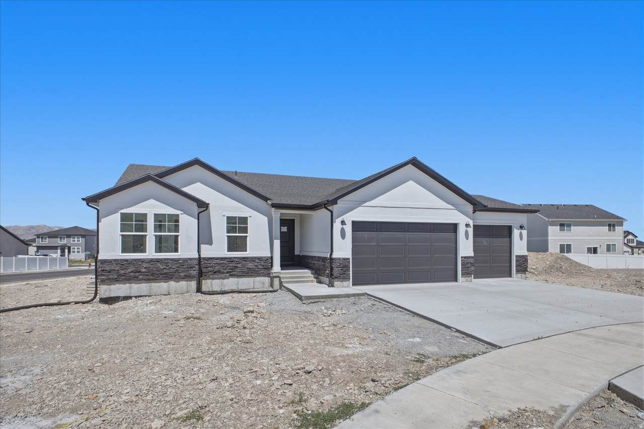 1423 Harper Way - Photo 1
