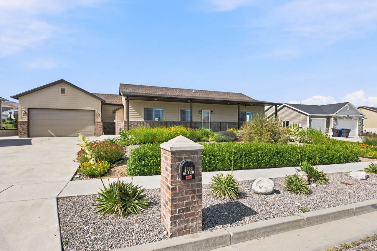 2622 Valley View Dr - Photo 1