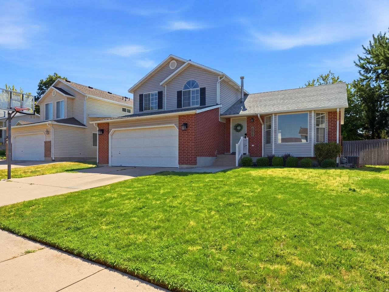 431 Creekside Ln - Photo 1