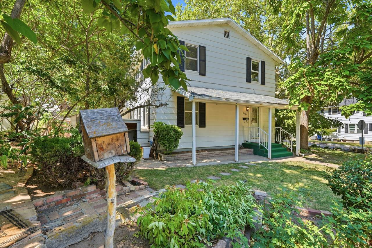 3891 Grandview Dr - Photo 1