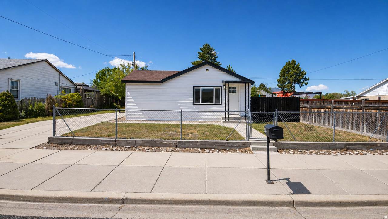 54 Hale St - Photo 1