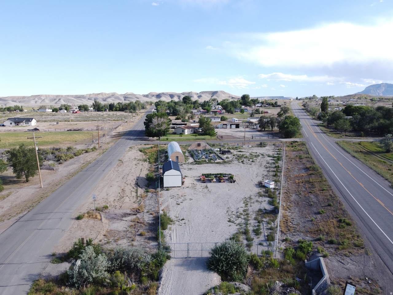 345 Main St - Photo 1