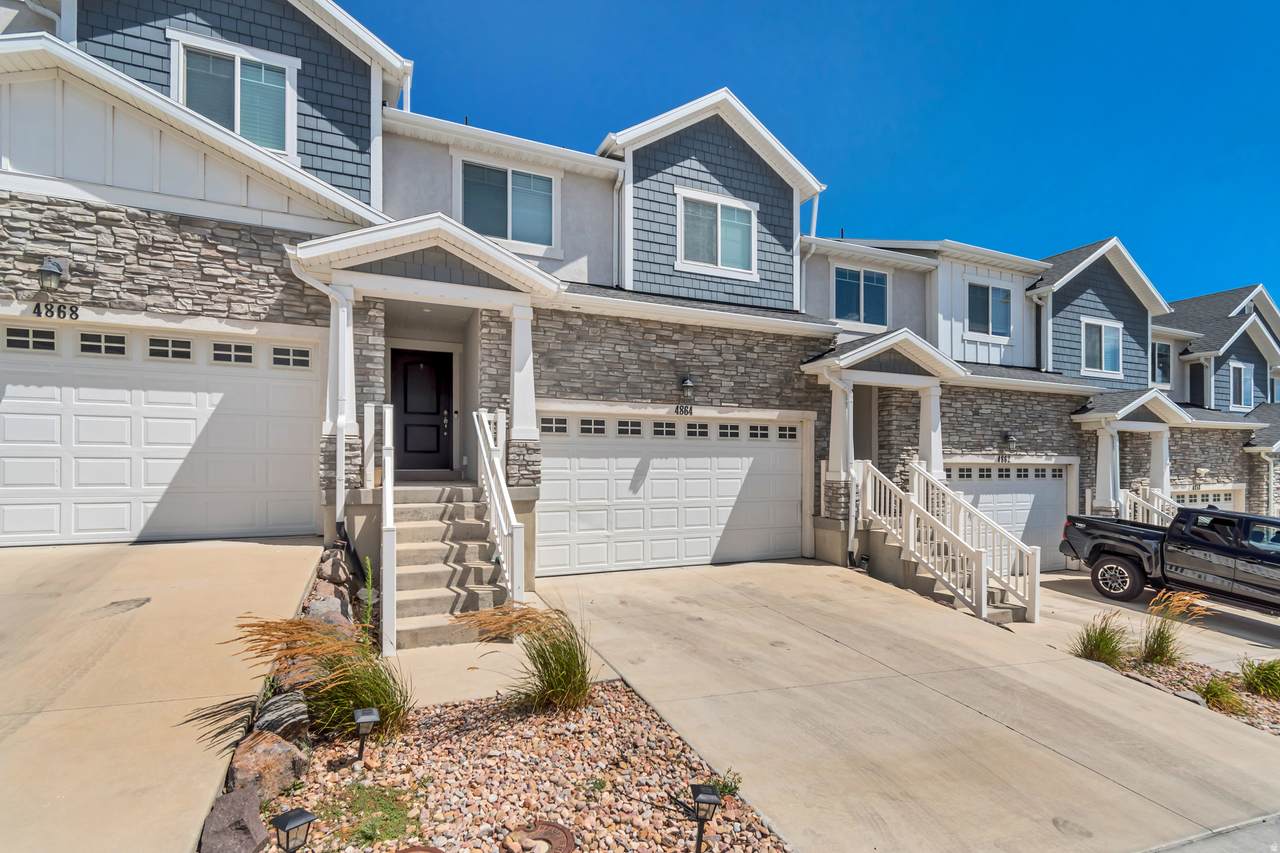 4864 Spire Way - Photo 1
