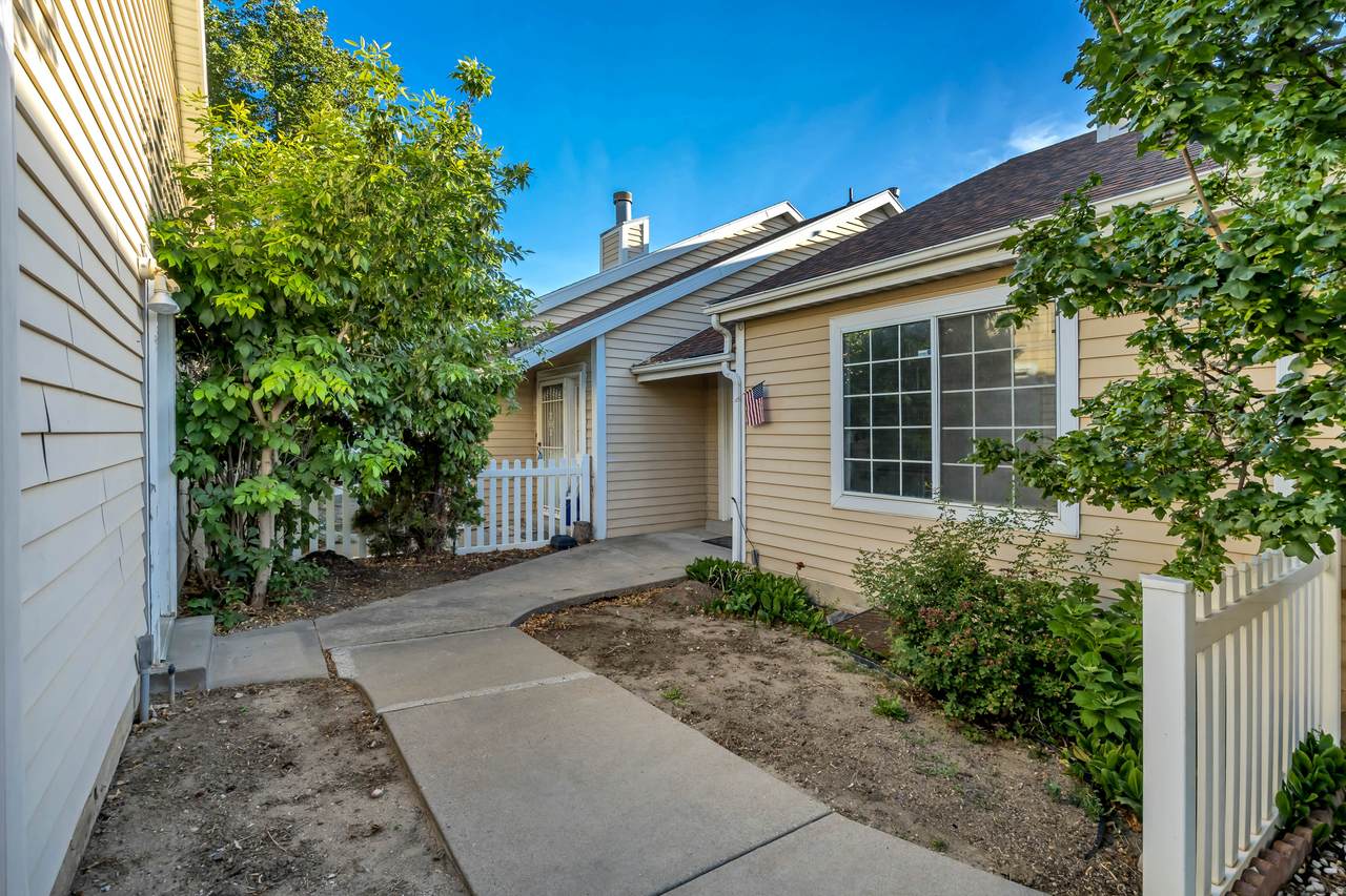3268 Plum Tree Ln - Photo 1