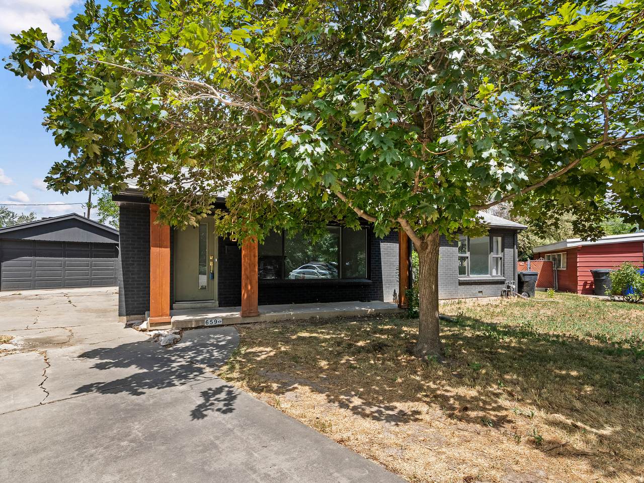 659 Riviera Cir - Photo 1