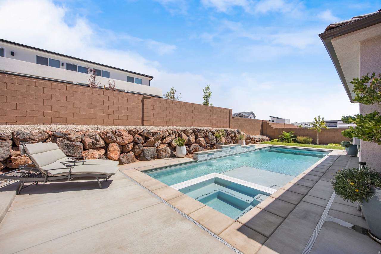 2891 Chapman Cir - Photo 1