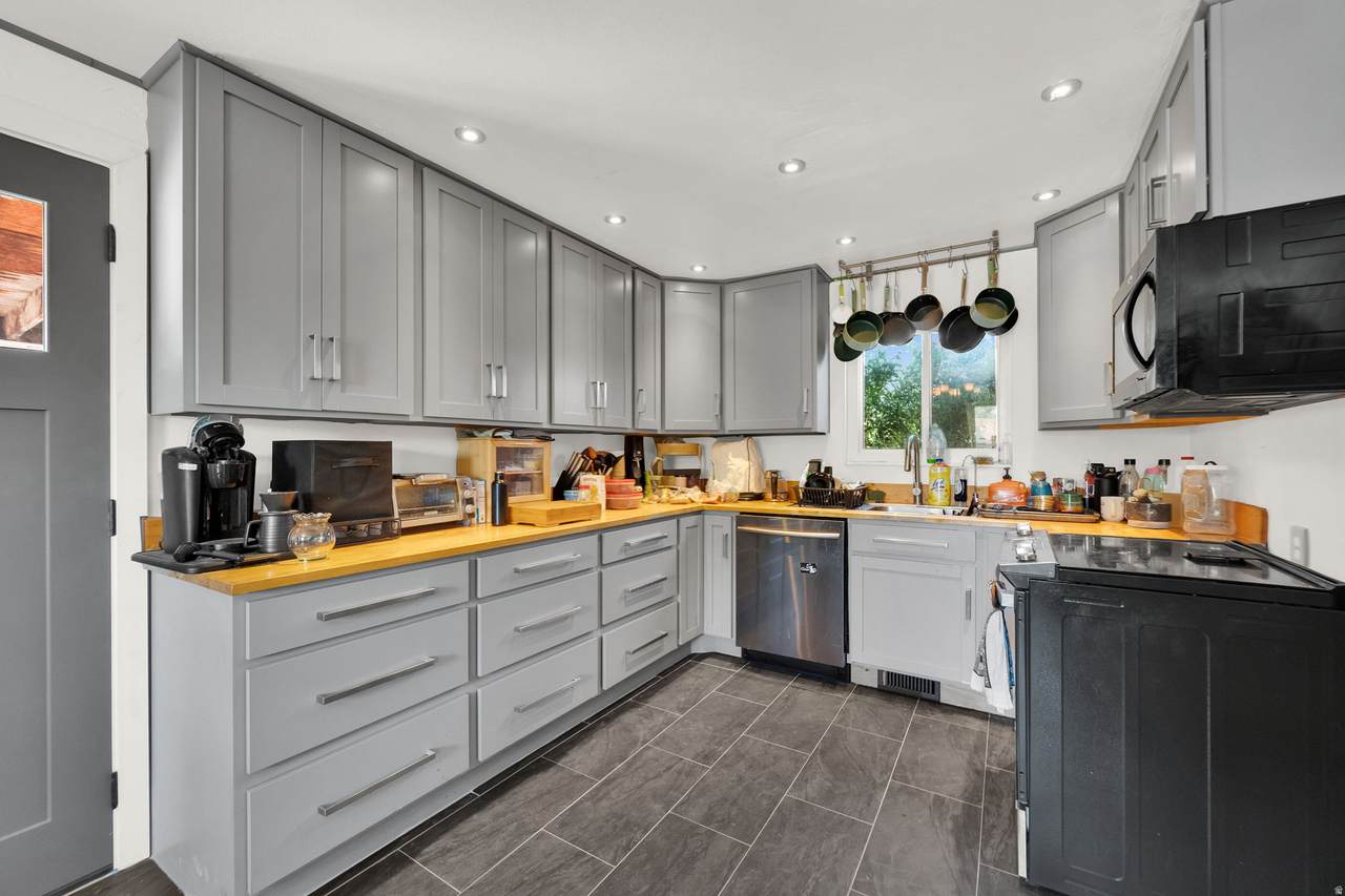5289 Leprechaun Ln - Photo 1