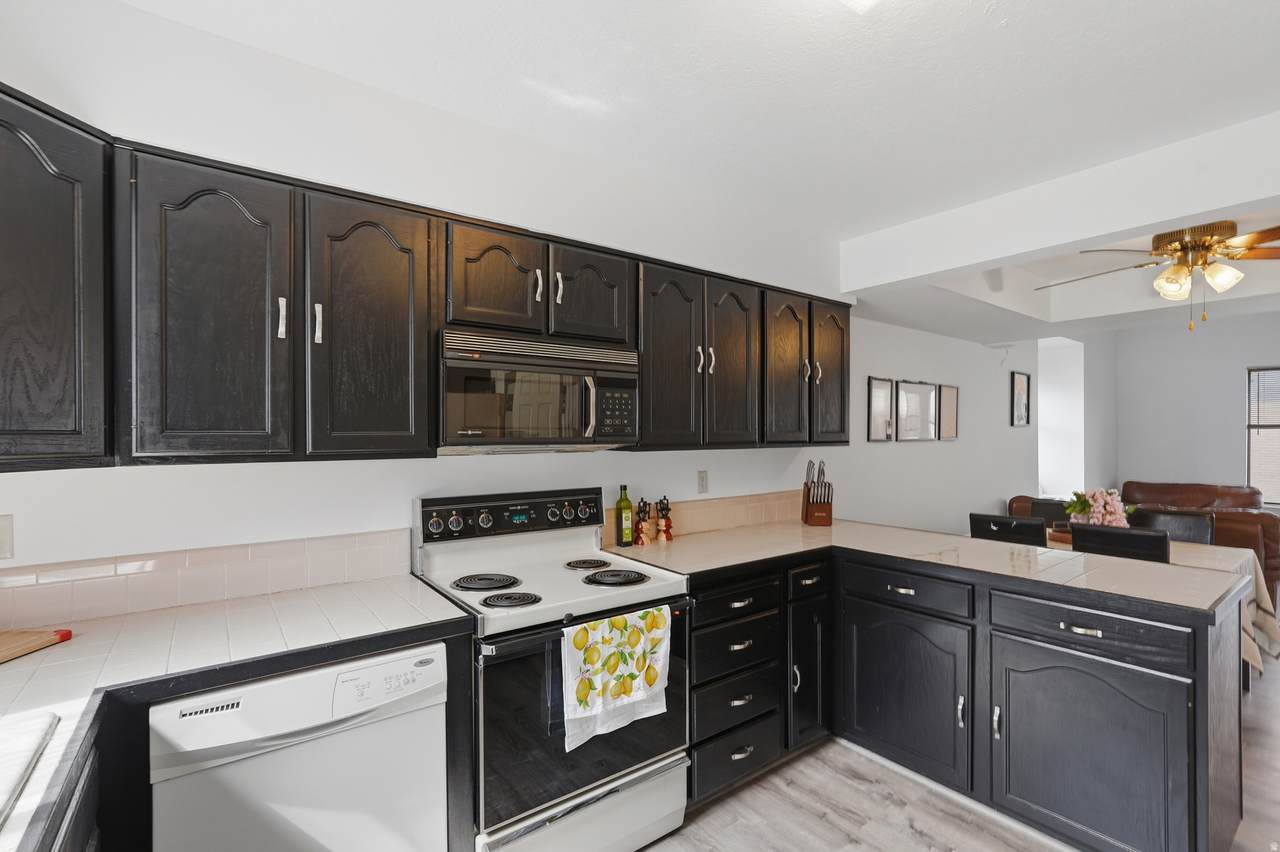 1113 Country Hills Dr - Photo 1