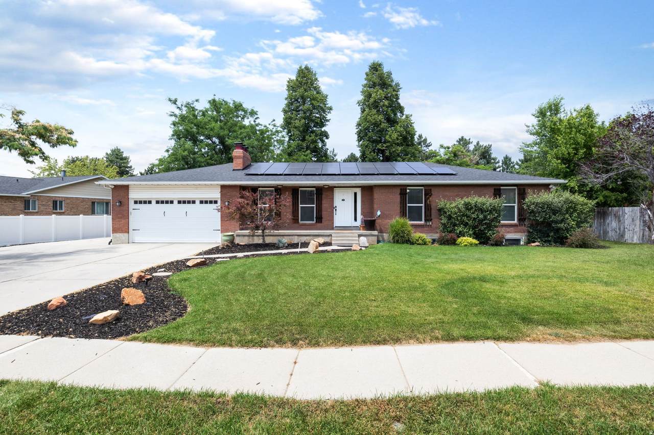 1471 Shoshone Ave - Photo 1