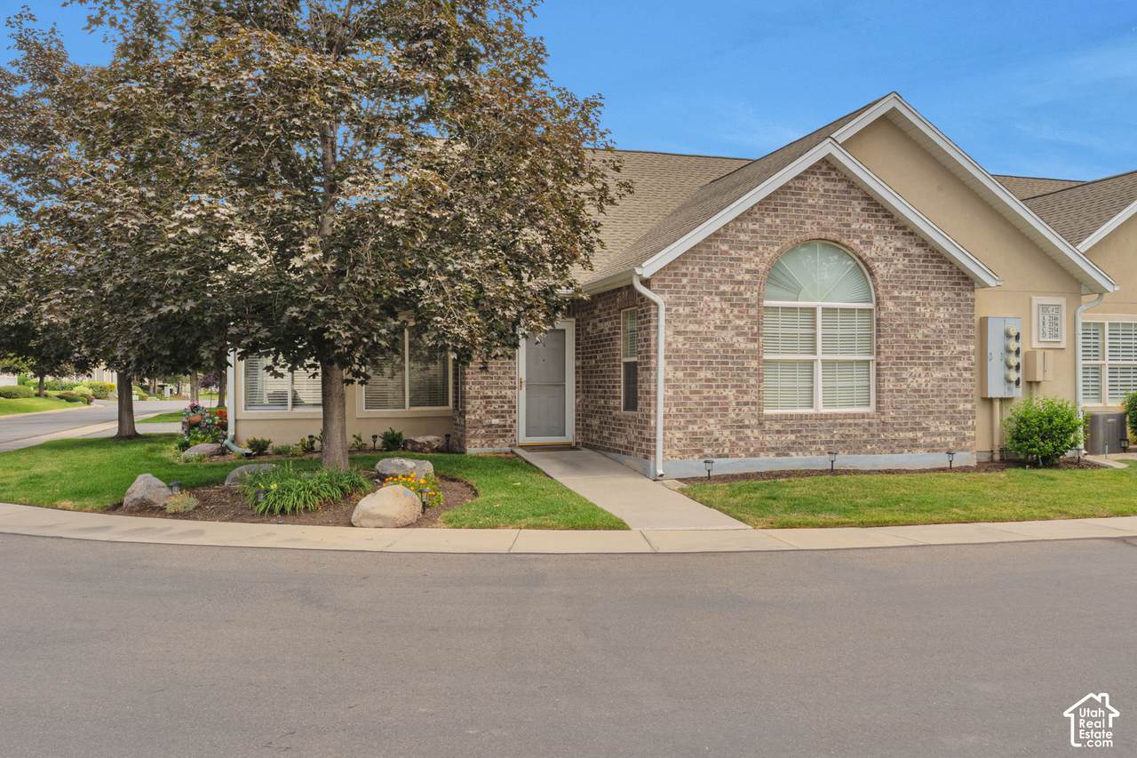 2156 Jordan Villa Dr - Photo 1