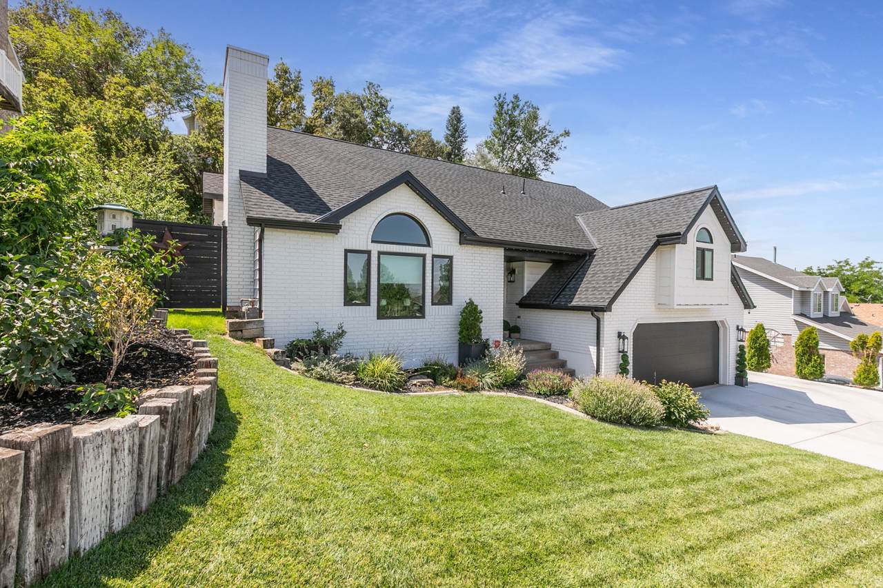 660 Valley View Cir - Photo 1