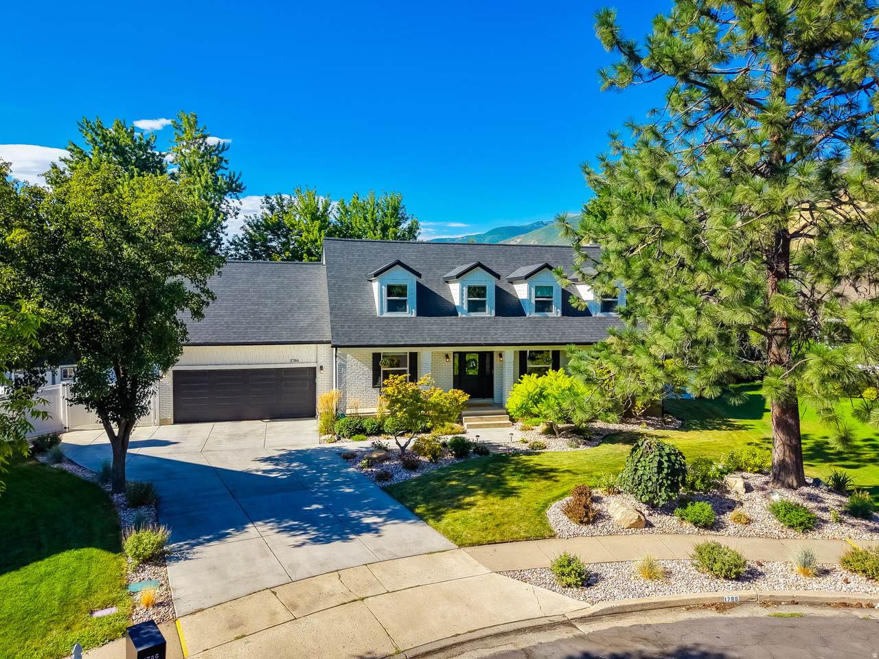 1786 Country Cir - Photo 1