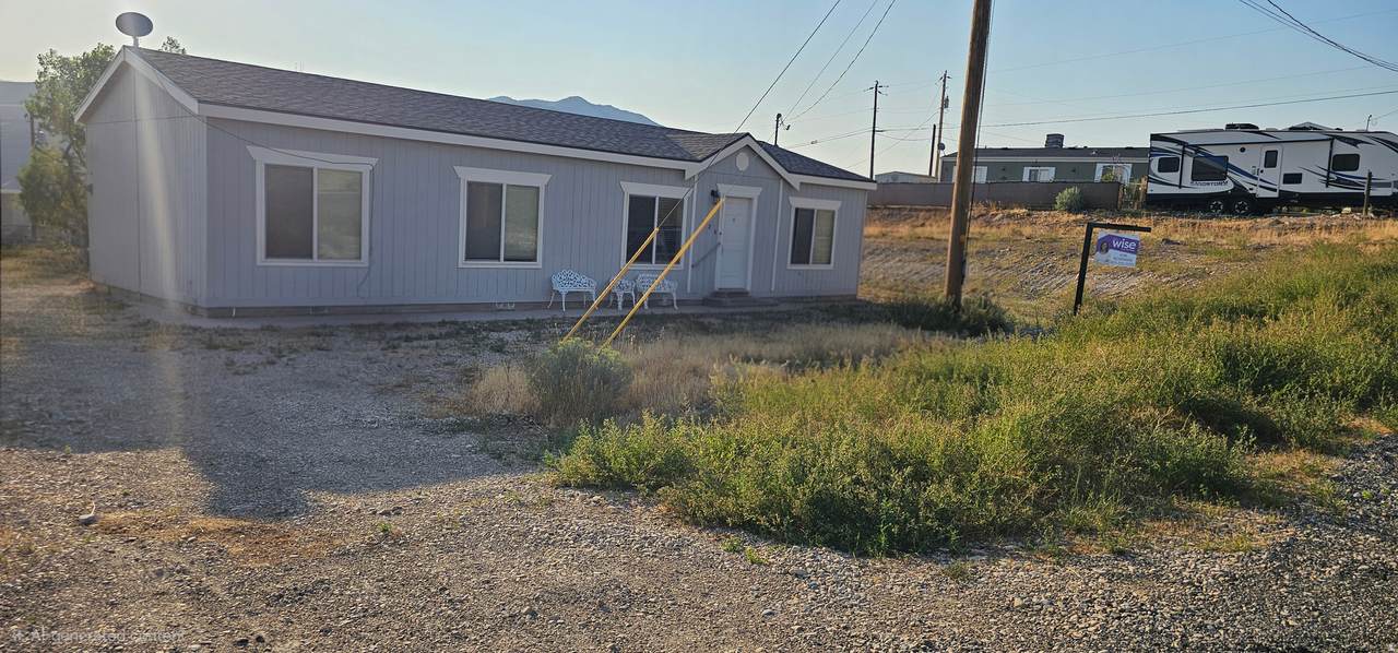 328 Sheridan St - Photo 1