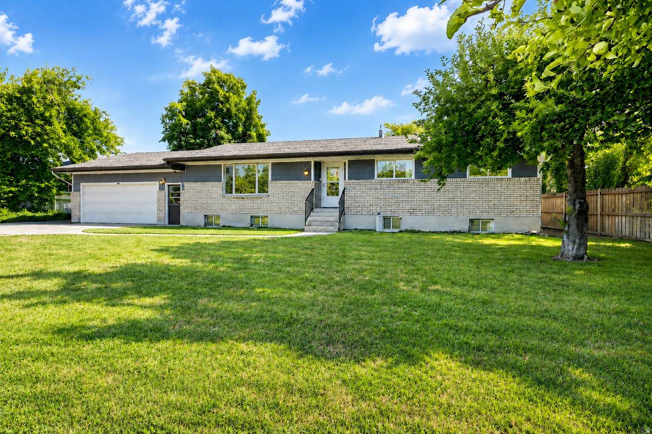 434 River Heights Blvd - Photo 1