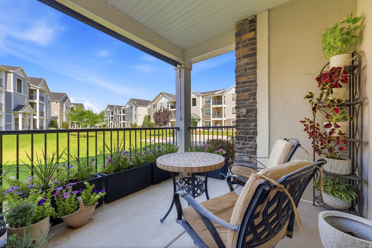 631 Sun Peak Dr - Photo 1
