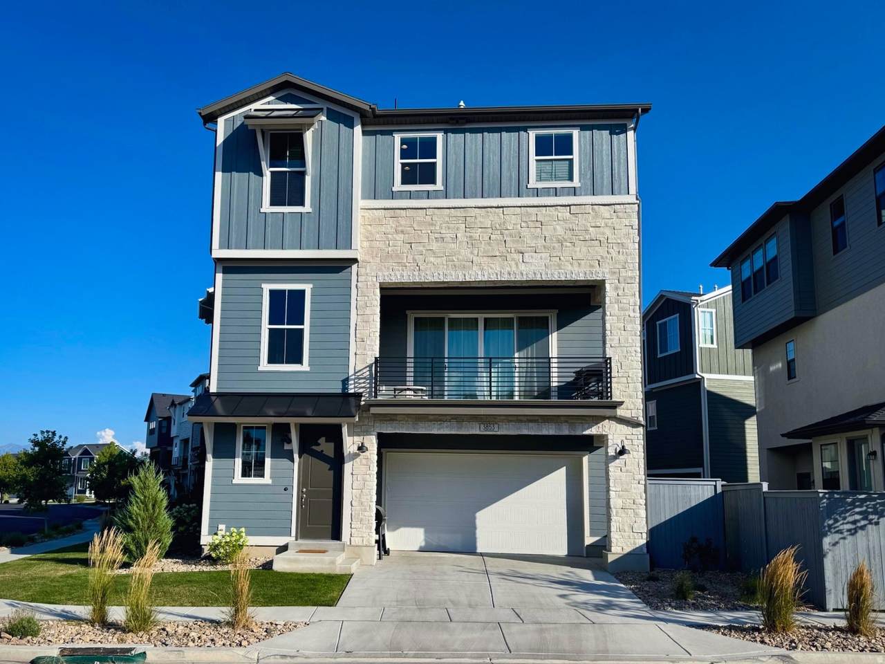 3853 Red Clover Dr - Photo 1