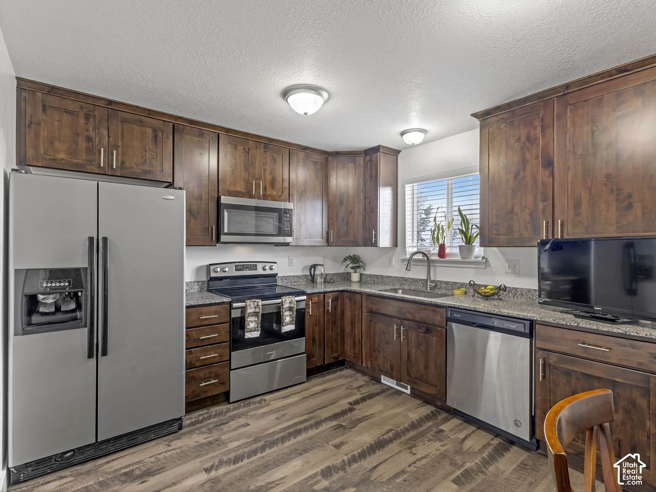 734 Ry Ln - Photo 1