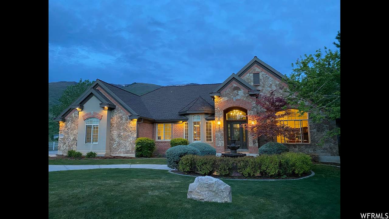 2376 Canyon View Dr - Photo 1