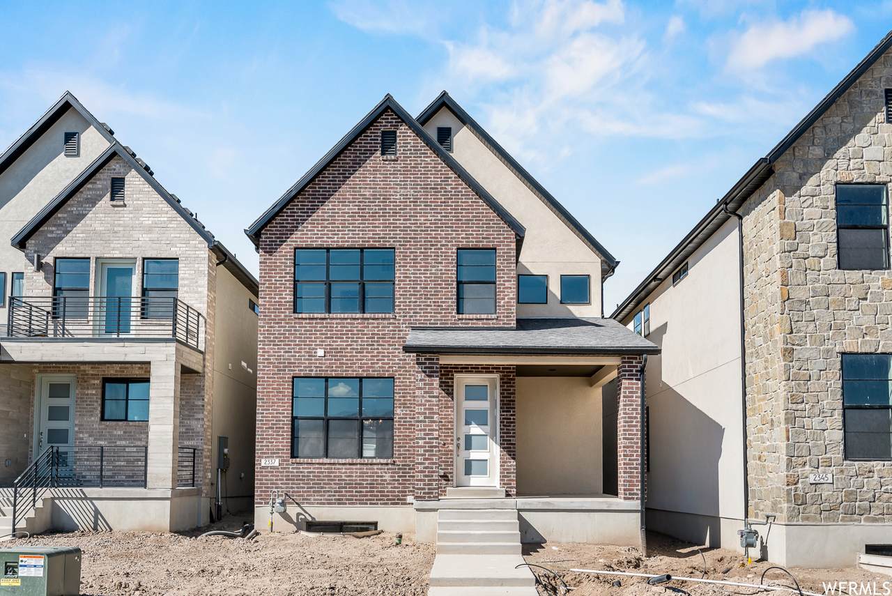 2337 Sunmore Way - Photo 1