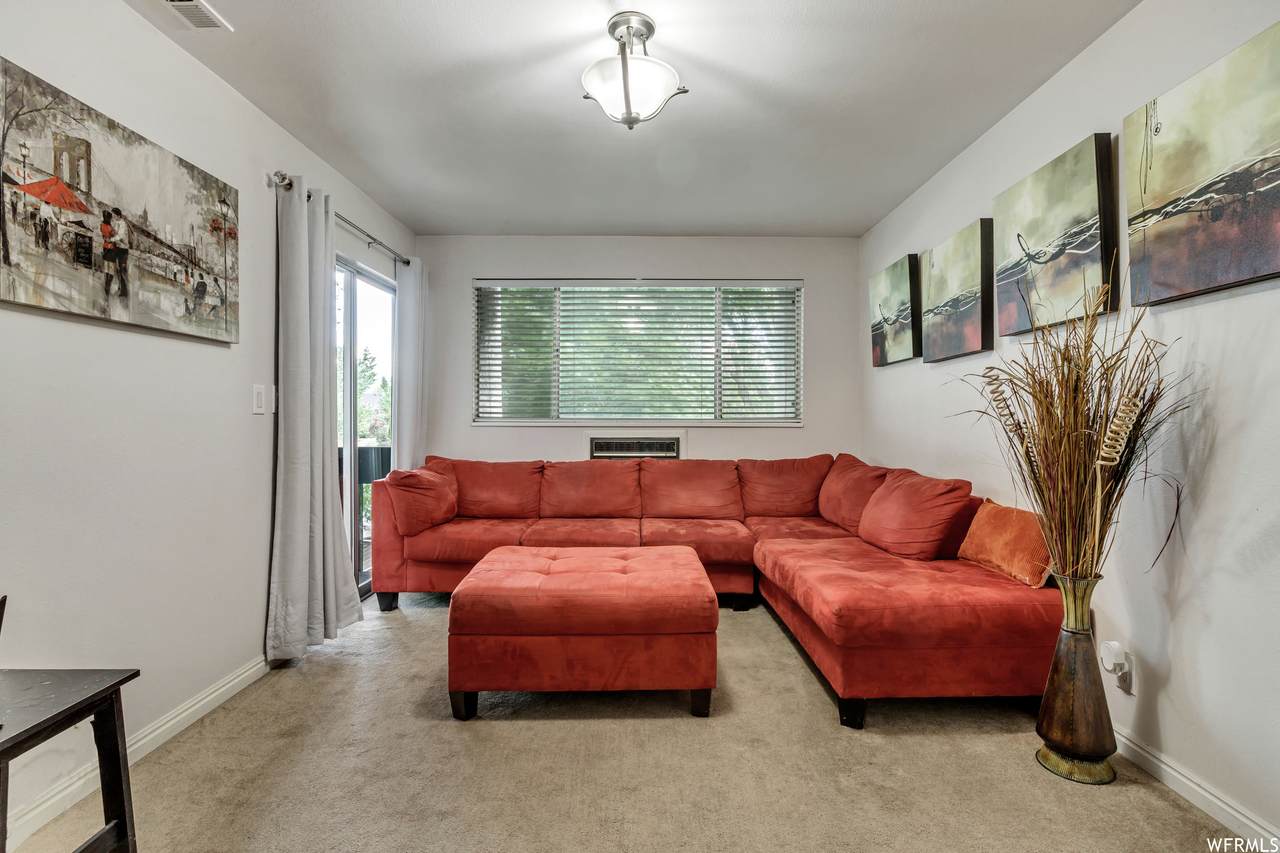 223 Hill Ave - Photo 1