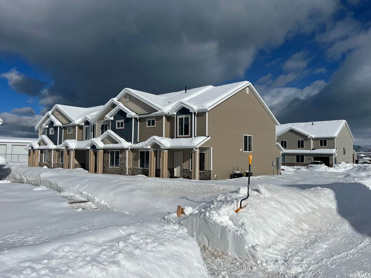 225 Seasons Ln - Photo 1