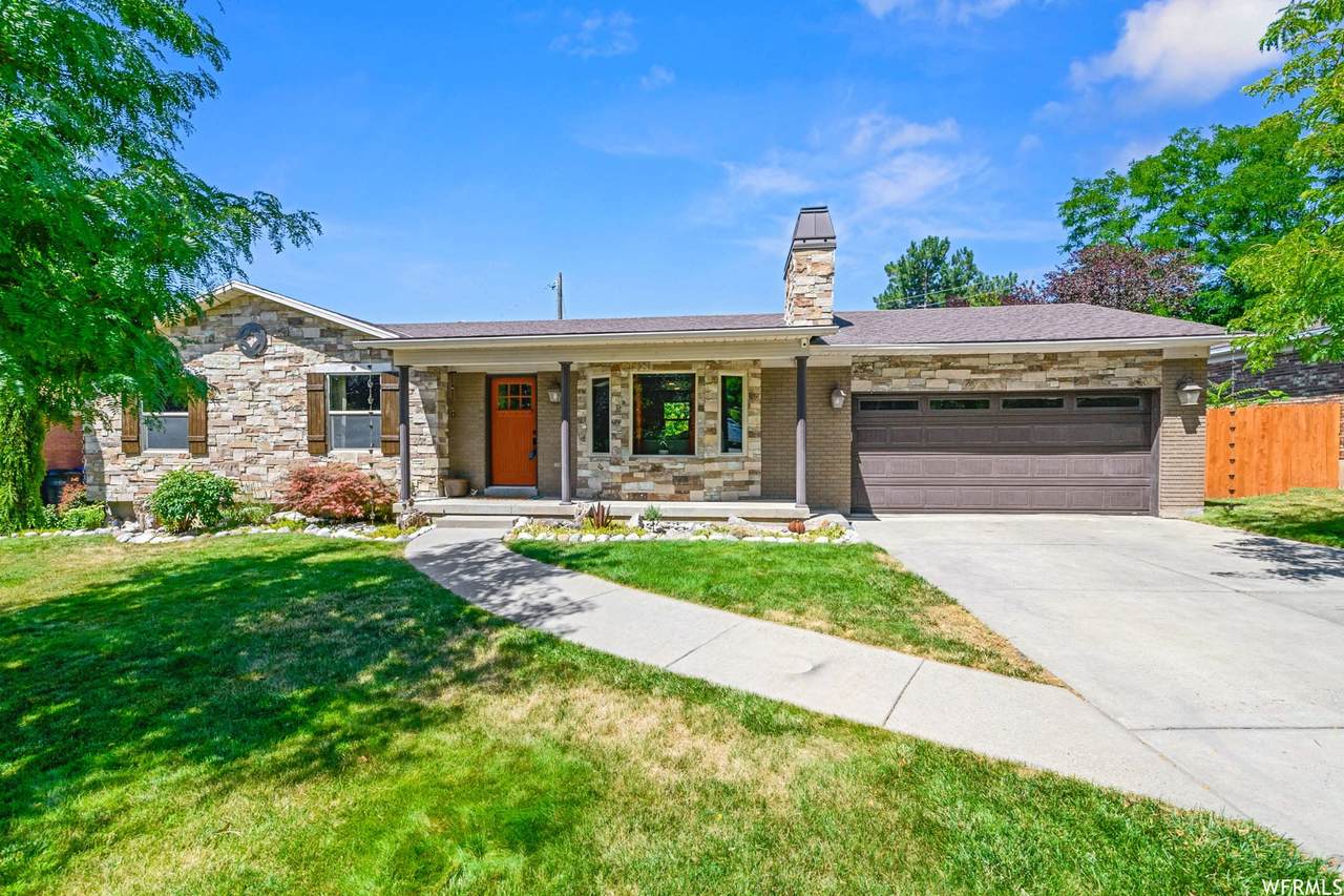2481 Pioneer Cir - Photo 1