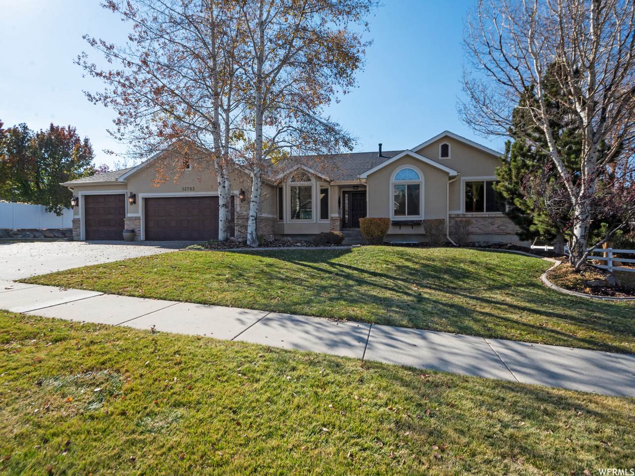 13702 Hackamore Dr - Photo 1