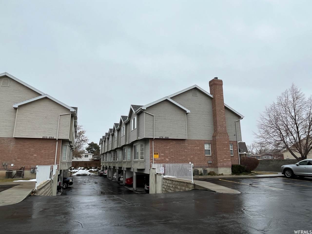 884 Main St - Photo 1