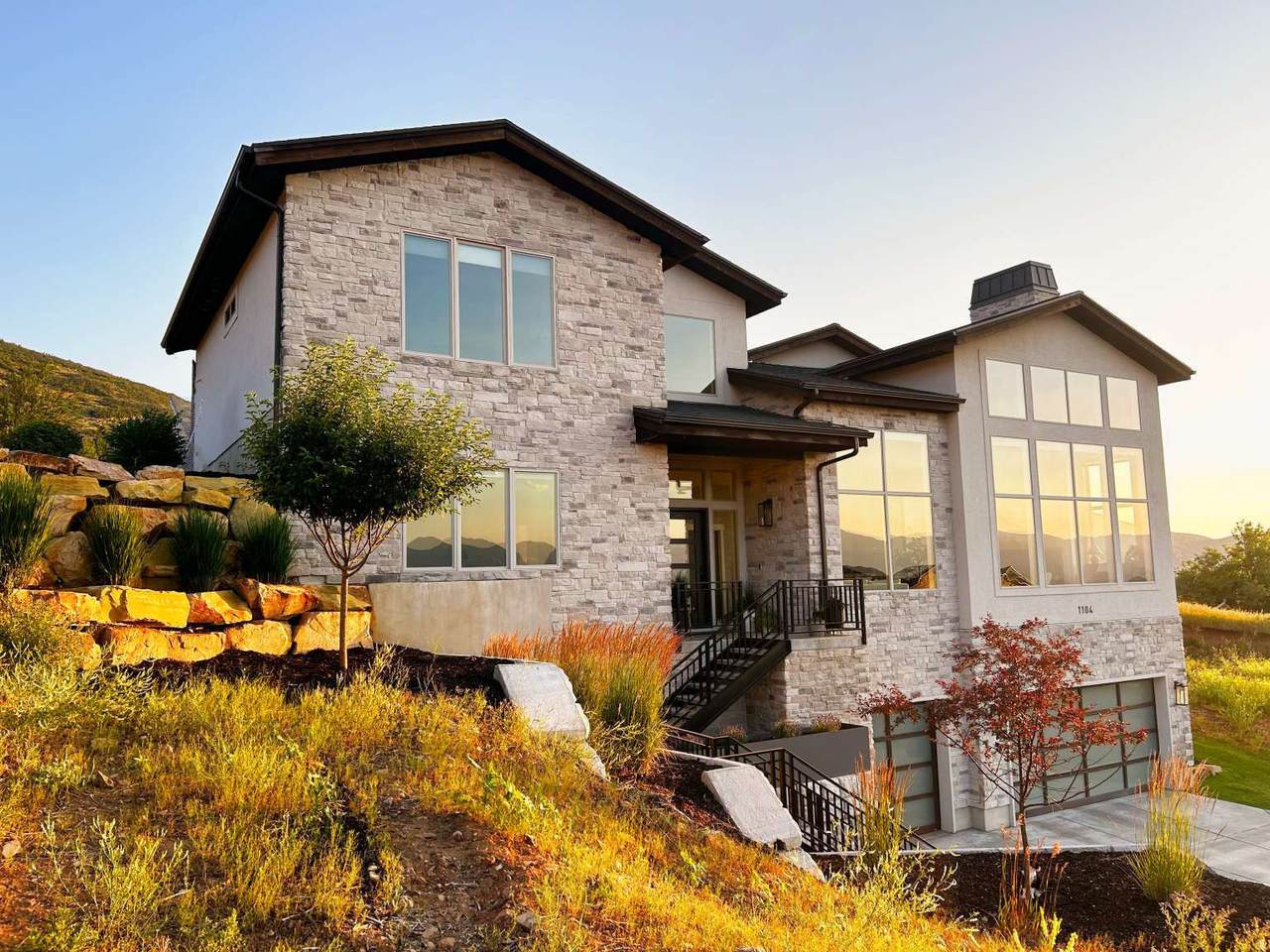 1104 Olympic Cir - Photo 1