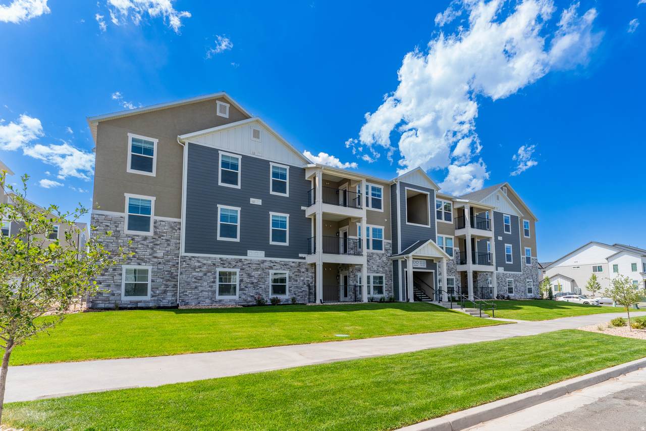 13687 Hanley Ln - Photo 1