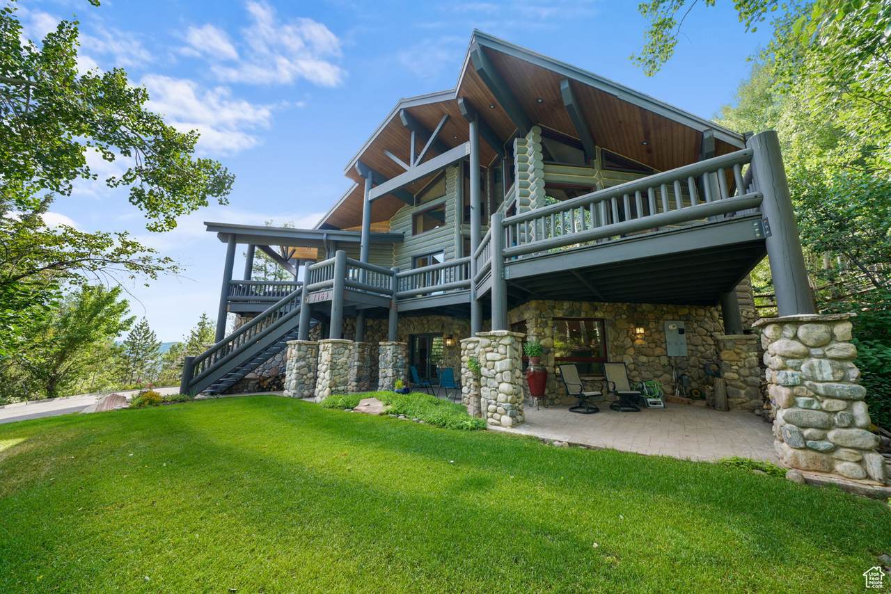 7169 Canyon Dr - Photo 1