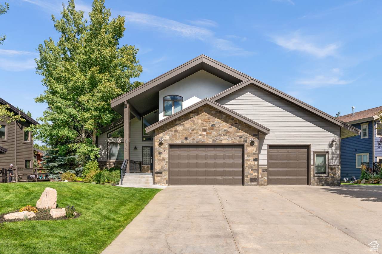 872 Martingale Ln - Photo 1
