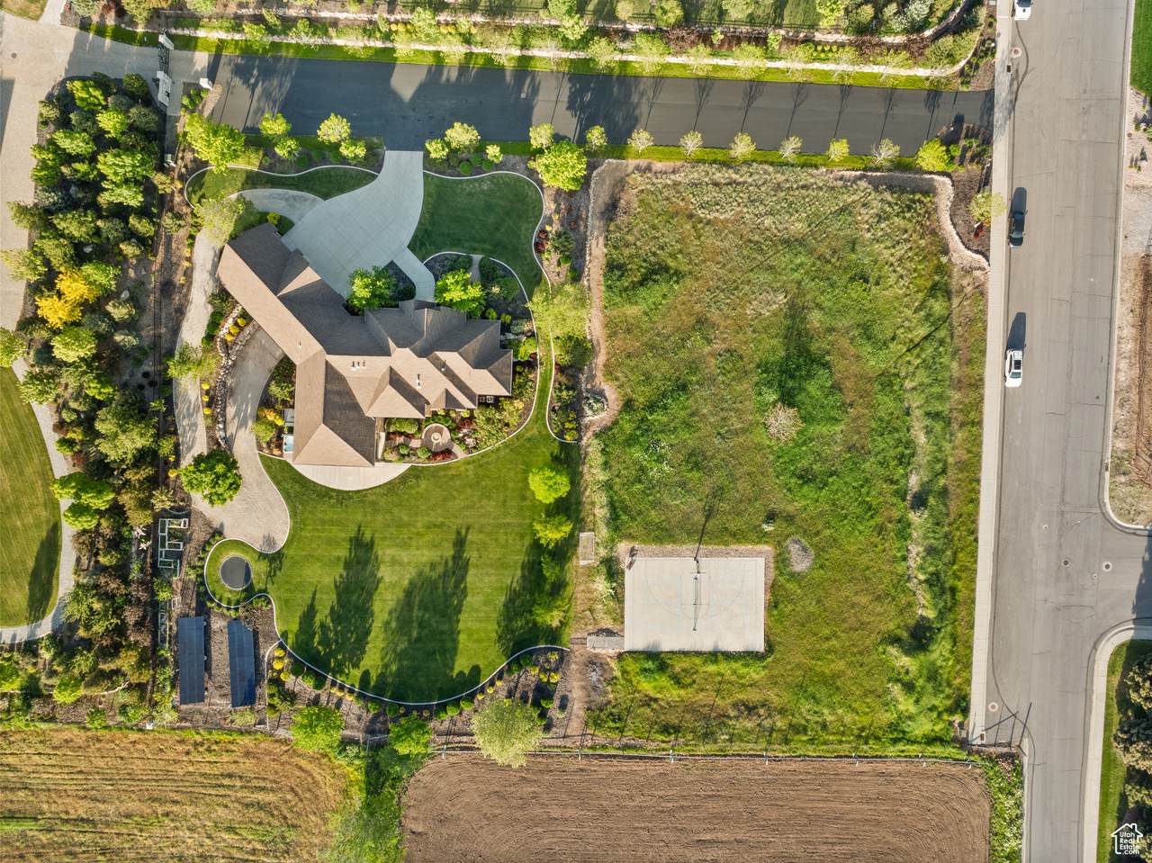 1515 Maple St - Photo 1