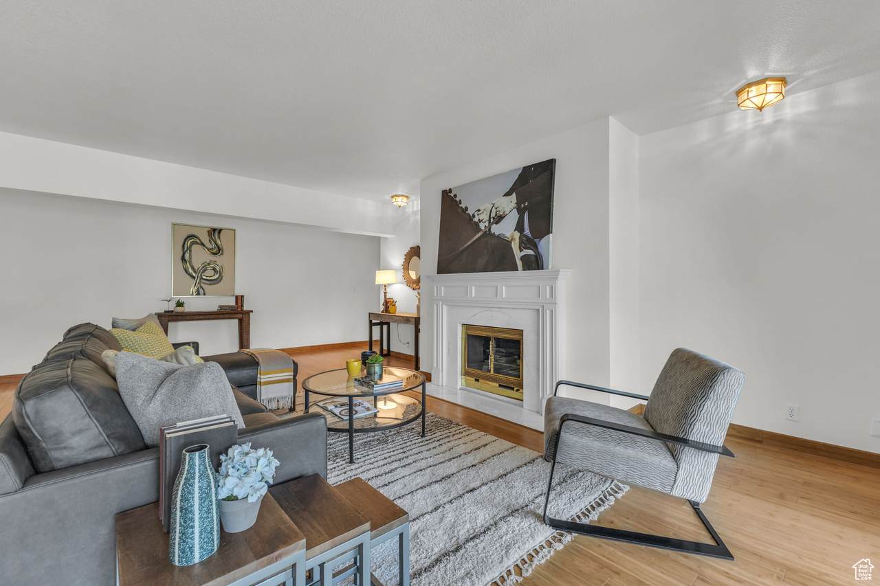 2584 Elizabeth St - Photo 1