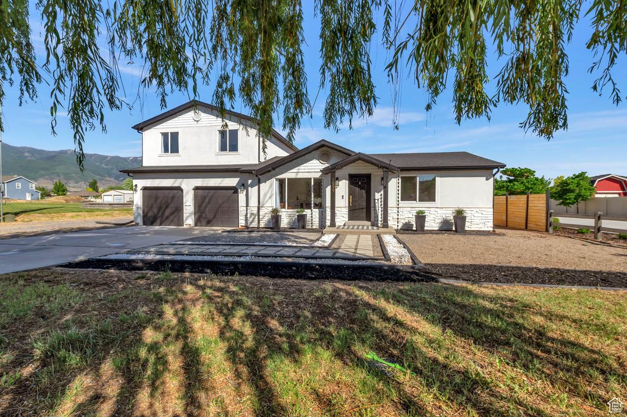 1599 Galbraith Ln - Photo 1