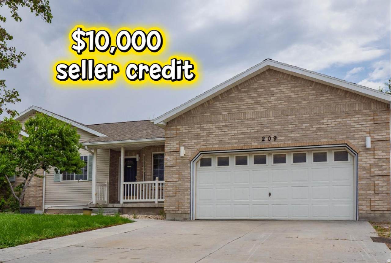 209 Country Club Dr - Photo 1