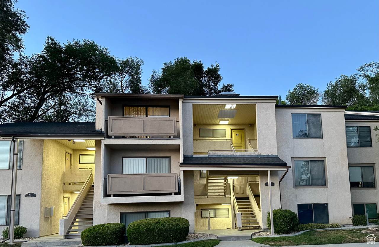 925 Creek Hill Ln - Photo 1