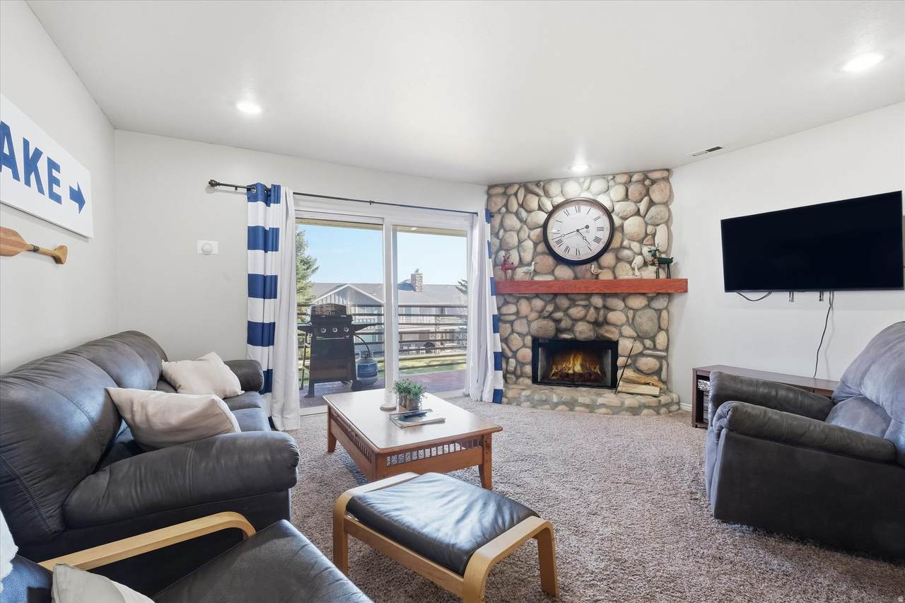 929 Harbor Village East Dr - Photo 1