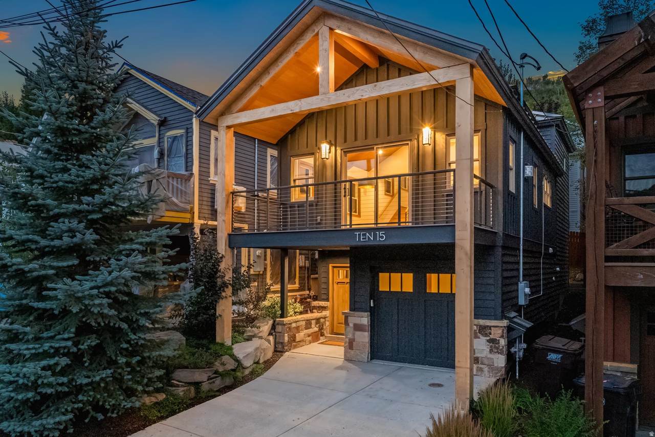 1015 Norfolk Ave - Photo 1