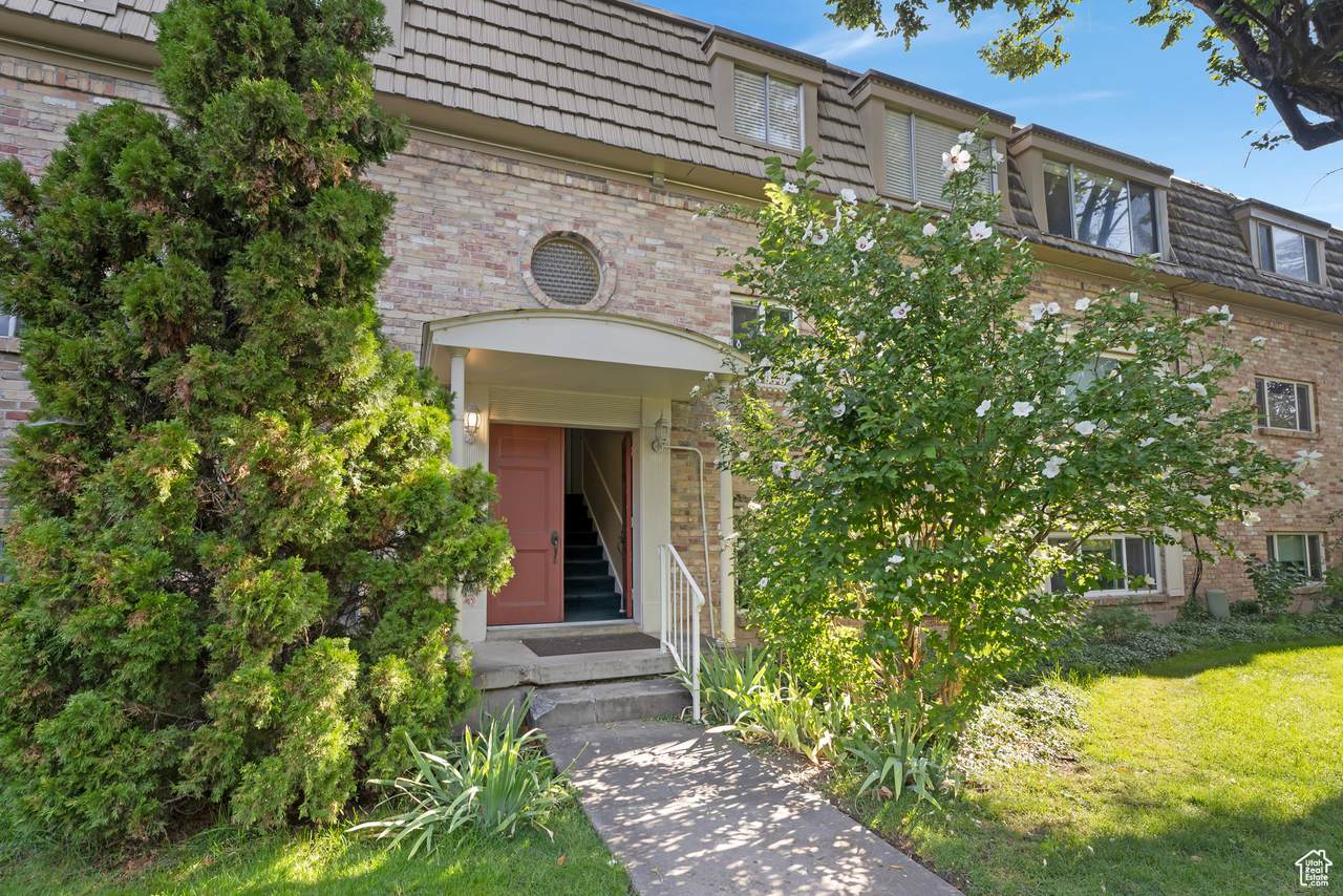 2220 Murray Holladay Rd - Photo 1