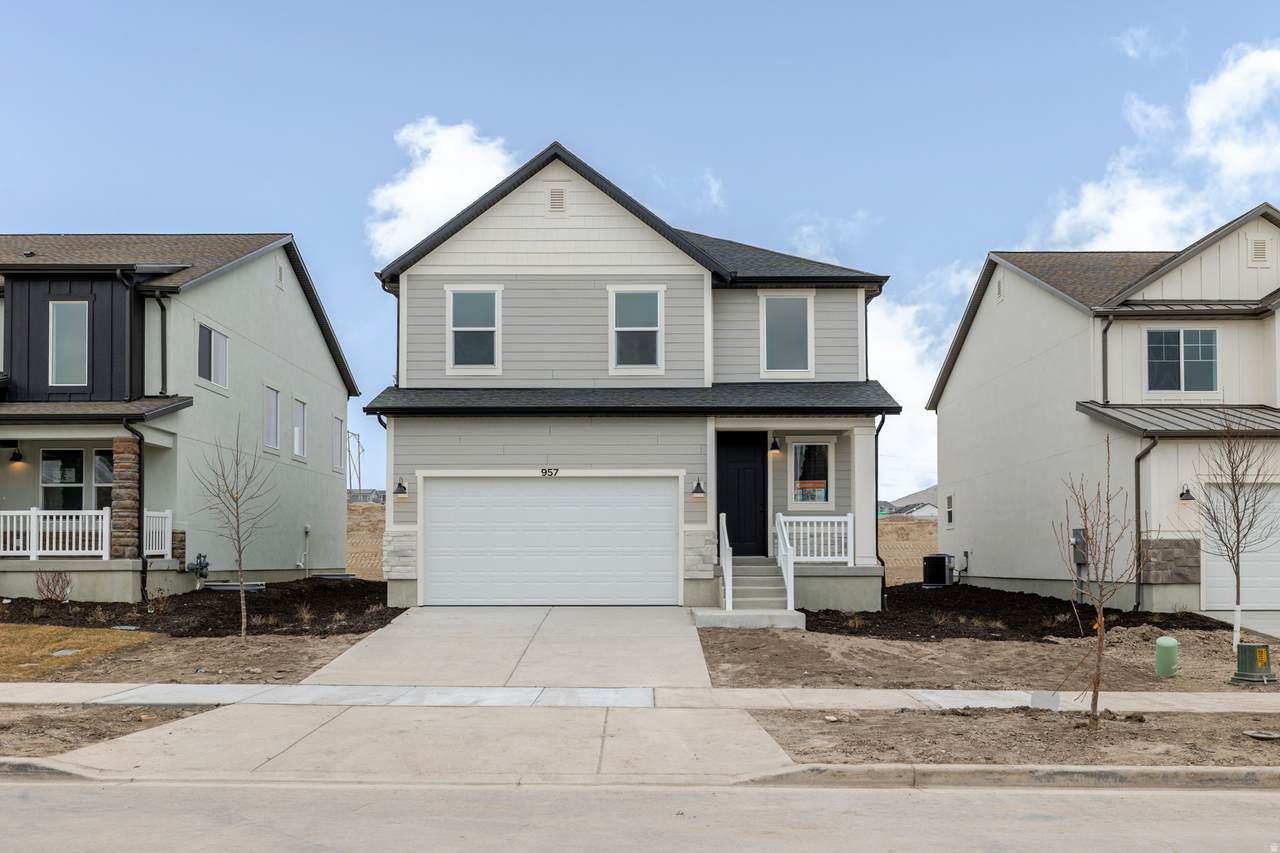 957 Banner Dr - Photo 1