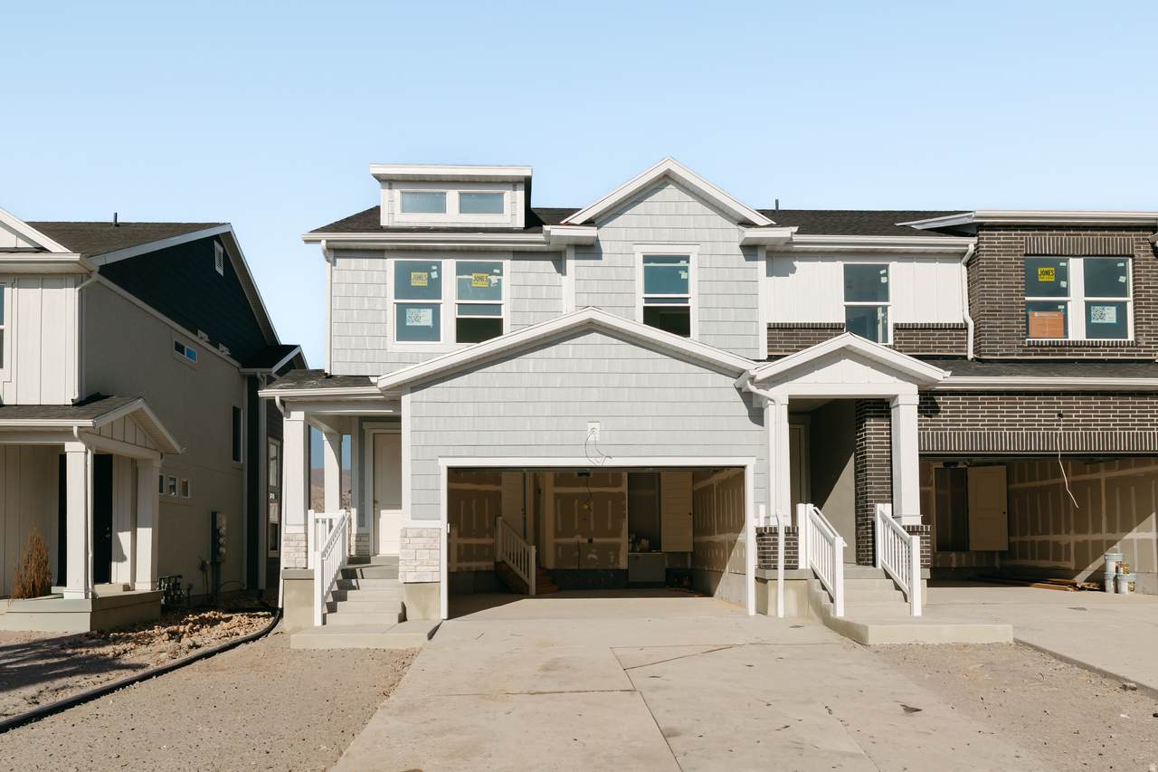 1568 Banner Dr - Photo 1