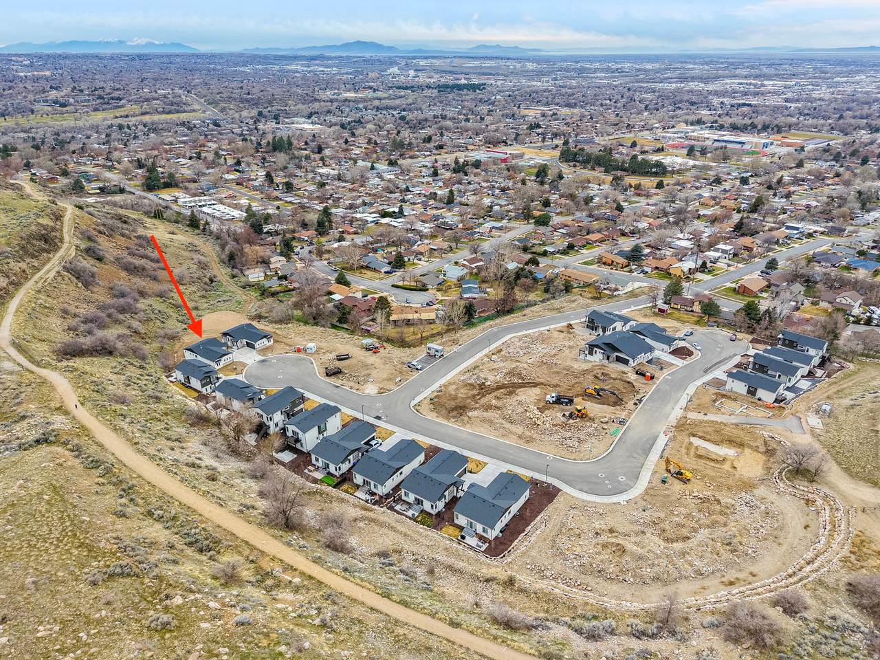 572 Elena Ln - Photo 1