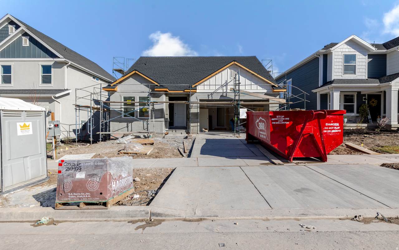 908 Banner Dr - Photo 1